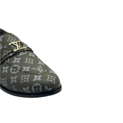 Louis Vuitton Grey Monogram Loafers SH-005GN